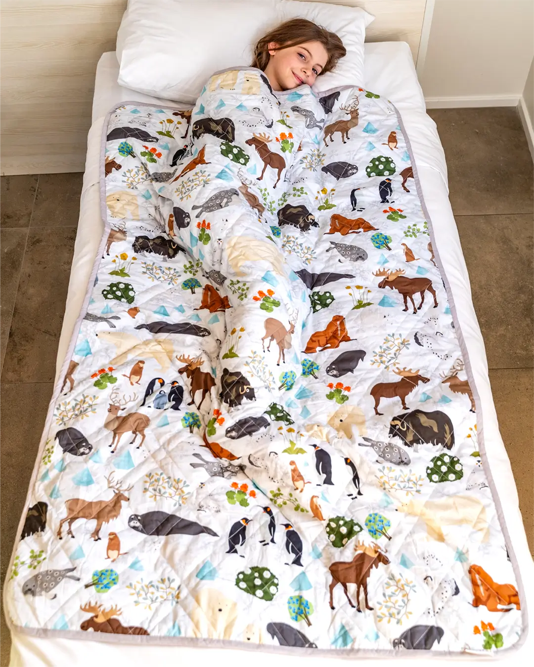 kids weighted blanket in snow white