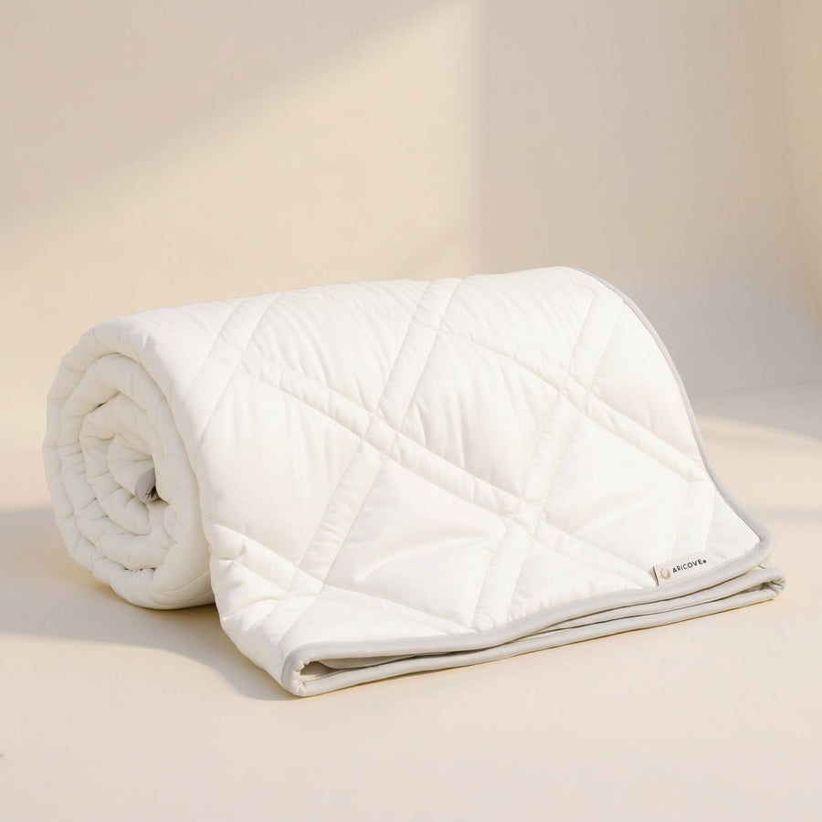 Aricove weighted blanket, folded with storage bag